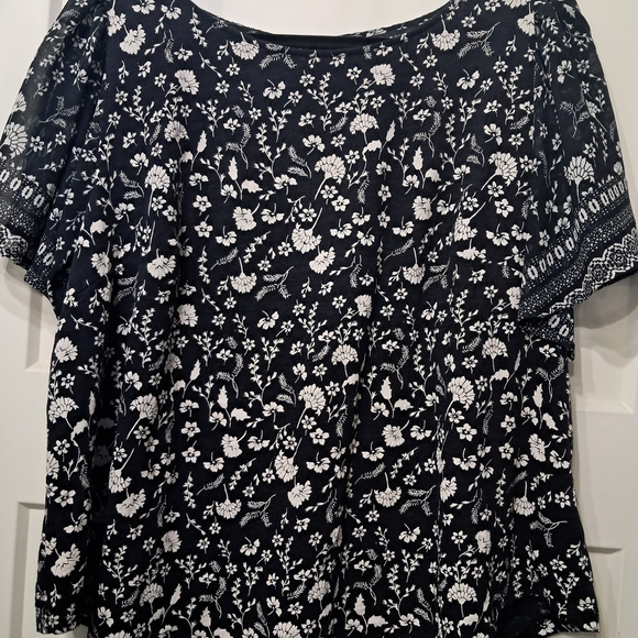 Plus Size Women's Patterned Tops - Multicolor Size 1X. Bundle Of 4. - Picture 4 of 12